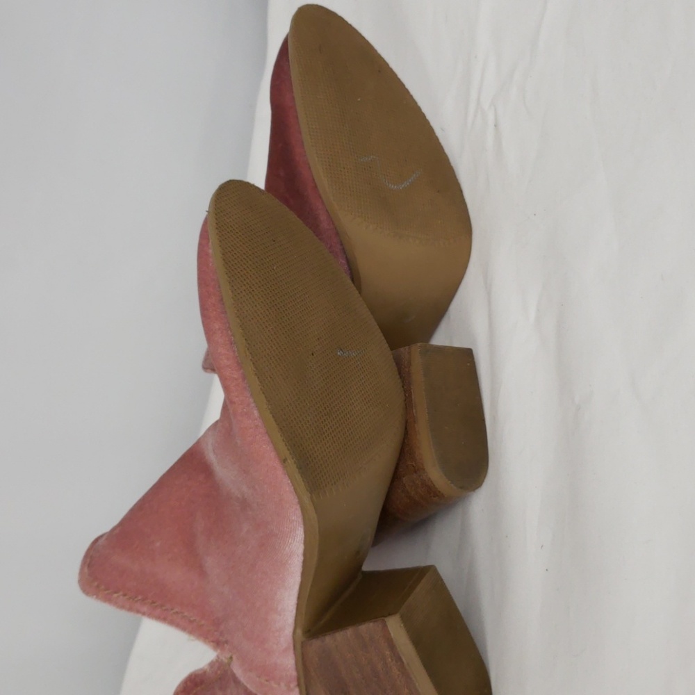 Steve Madden Pink Velvet Booties sz 6 - Picture 5 of 5